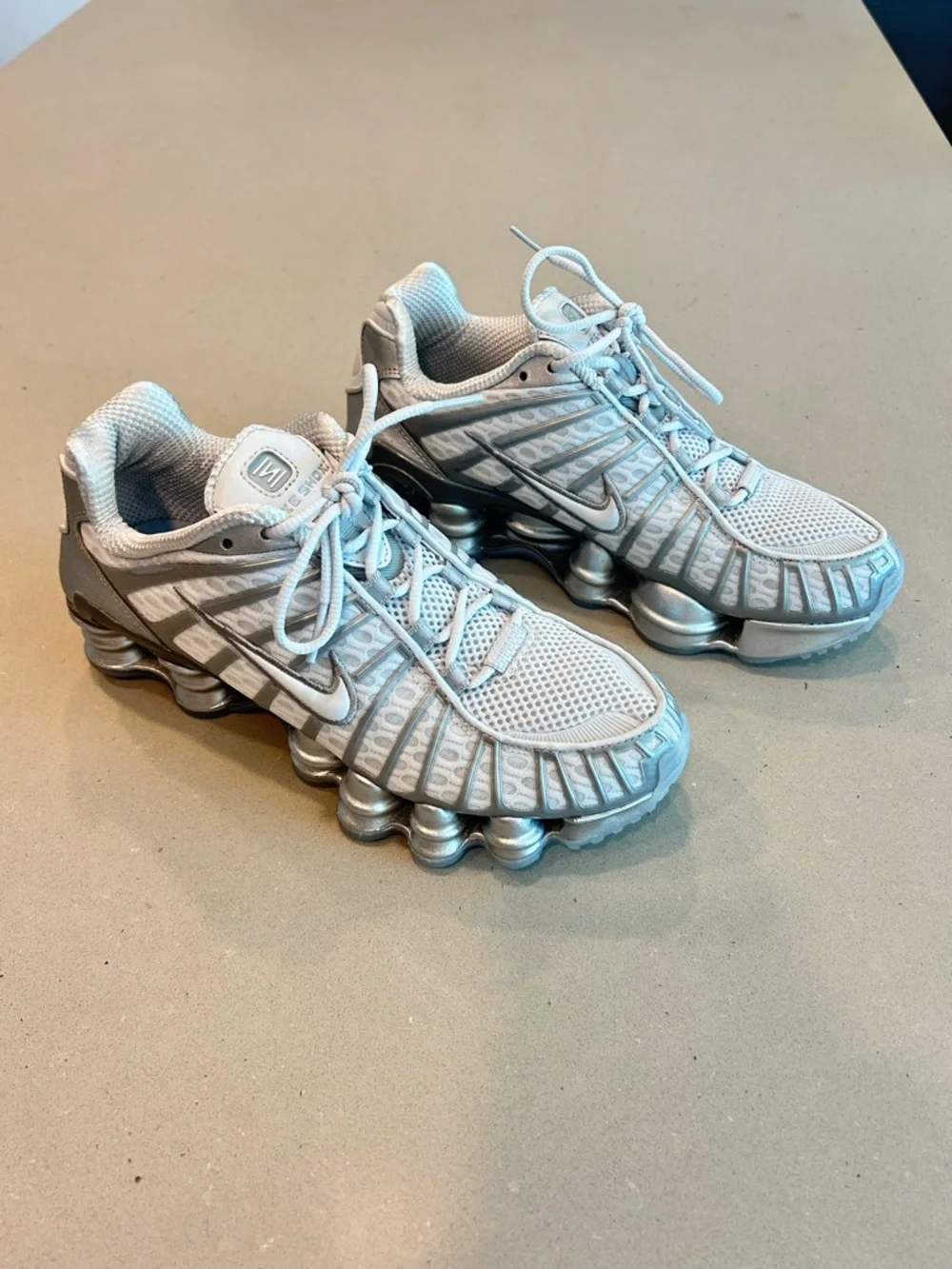 Nike Shox TL Metallic Silver Trainer 
*NEVER WORN* - Picture 2 of 7
